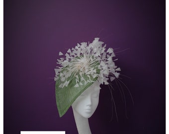 Green Ivory Hatinator, Wedding Fascinator, Mother of the Bride Hat, Ladies Day Headpiece, Royal Ascot Hatinator, Kentucky Derby Hat, green