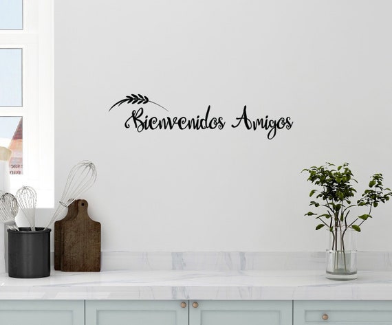 Bienvenidos Amigos Spanish Gift Decorative Door Sign