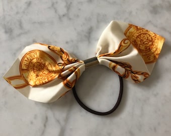 Corbata elástica con lazo de bufanda