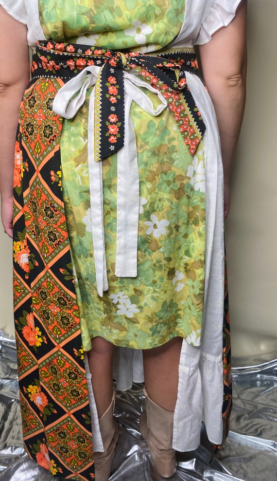 1970s floral Apron - image 4