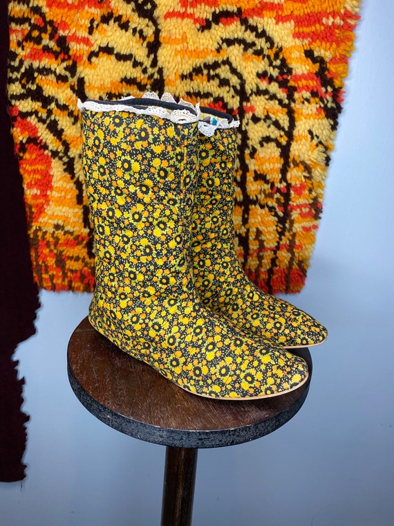 1970s Quilted Slipper Booties