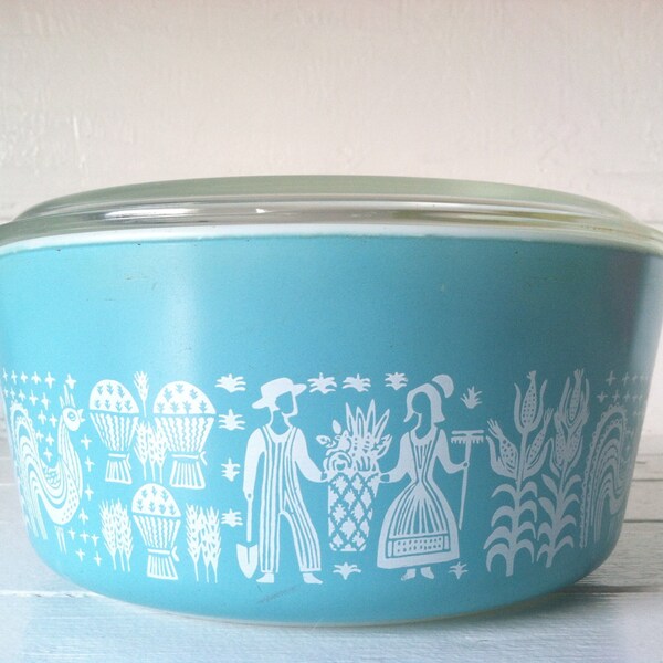 1960s Butterprint Pyrex Casserole Dish