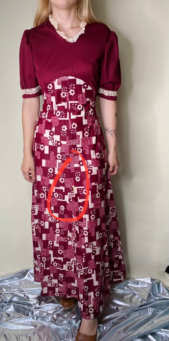 1970s Floral Maxi Dress - image 9