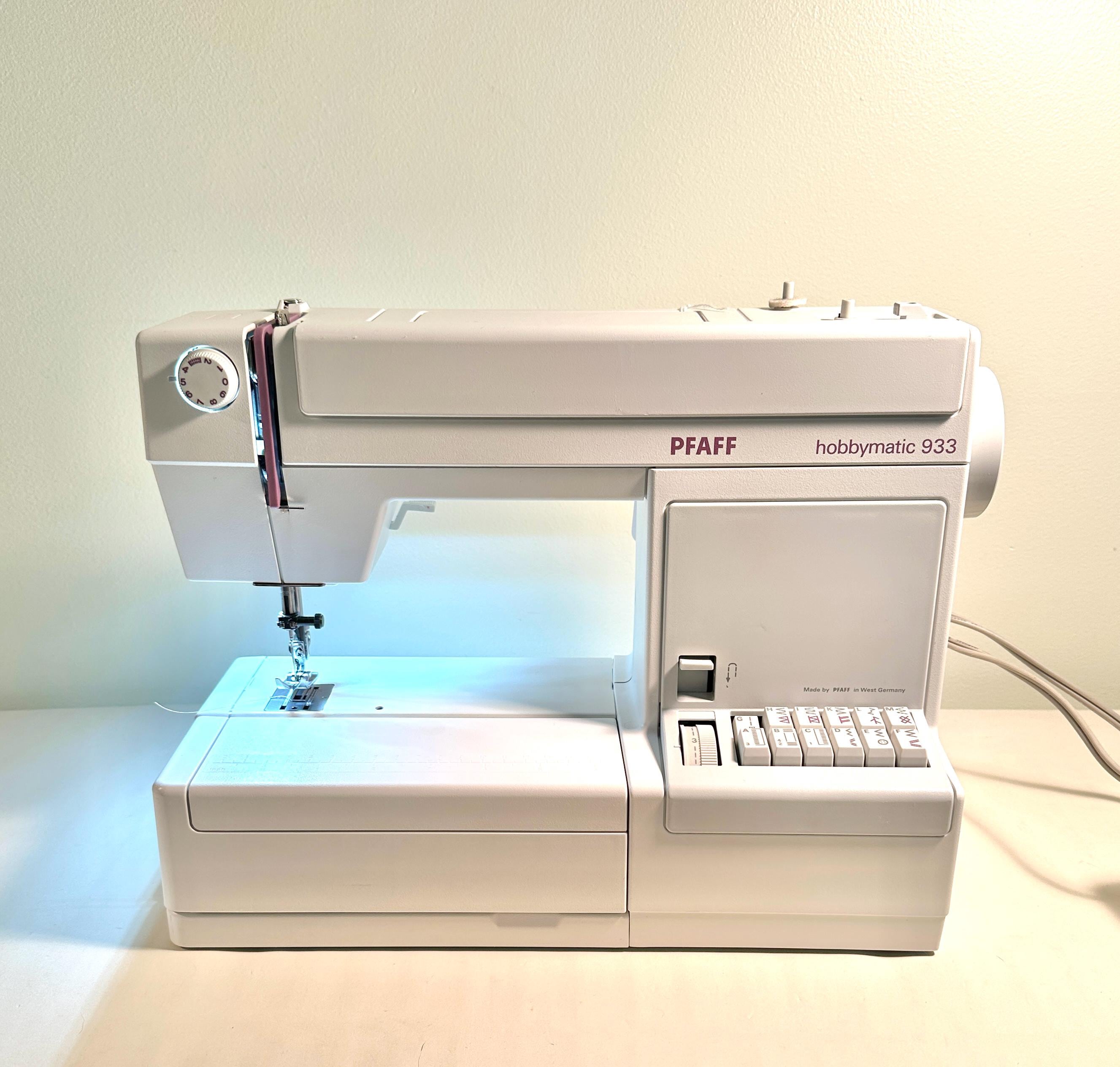 Pfaff Hobbymatic 933~Heavy Duty made in Germany~ fully reconditioned~Beautiful!