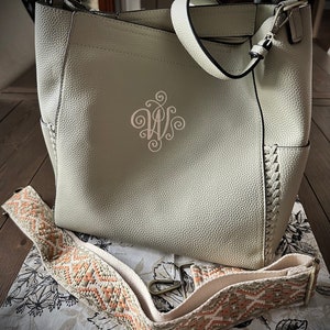 BOLSO DE MANO CON CORREA DE GUITARRA CON MONOGRAMA / Hermoso bolso 2 en 1 / Organizador interior / Cinco colores / NUEVO