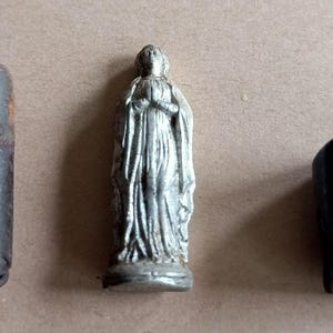 No. 2 religious antique travel saint metal pocket shrine with statue Mary