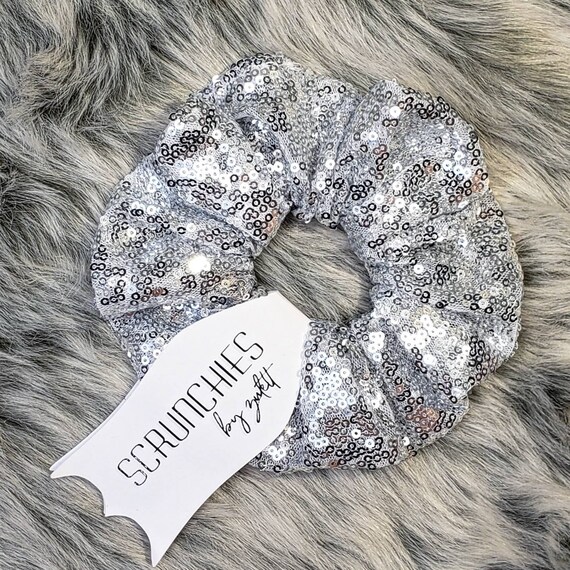 SEQUIN SCRUNCHIE SILVER SEQUIN SCRUNCHIE SILVER