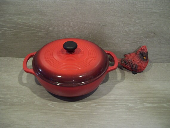 Lodge 6 qt Island Spice Red Enameled Cast Iron Dutch Oven - 12 1/2