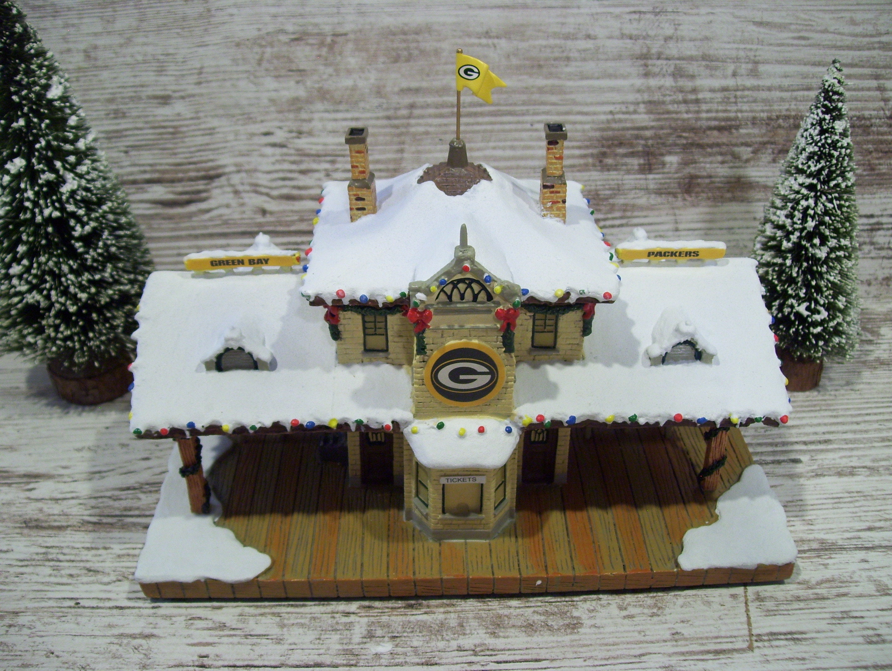 Vintage Green Bay Packers Hawthorne Village Service Station Light up  Village NEW