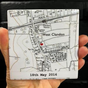 Dessous de verre VINTAGE personnalisé en céramique avec localisation sur carte en noir et blanc • Cadeau pour papa • Cadeau pour amateur de vintage • Cadeau pour personnes âgées/démence