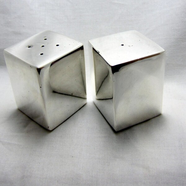 Silver plated salt and pepper shaker Twos company vintage