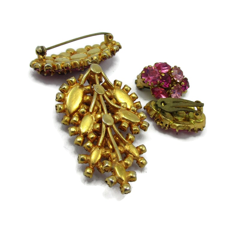 Pink Rhinestone Pin Brooch Matching Rhinestone Clip Earrings Mother of Bride Bridal Demi Parure Estate Vintage Scarf Shawl