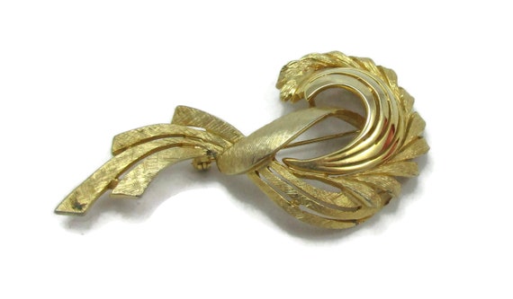 Gold Tone Flower Pin Brooch Abstract 1980s Brushe… - image 1