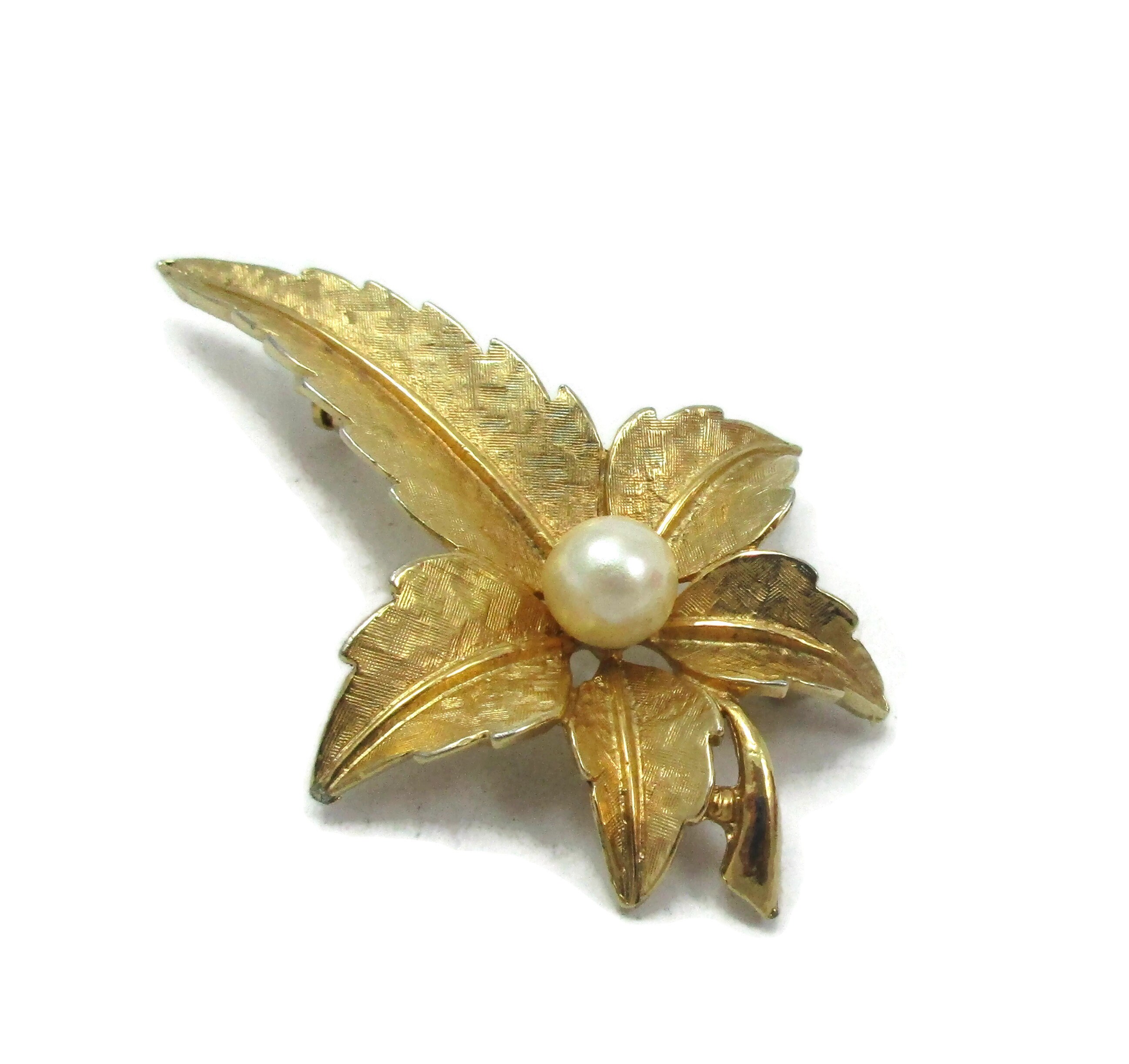 1pc Women's Gold-tone Faux Pearl Leaf Shaped Brooch Pin, Elegant