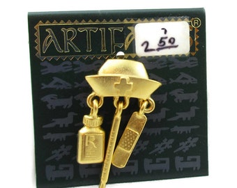 JJ Jonette Lapel Gold Brooch Pin Nurse Hat RN Tie Tac Vintage Jewelry NOS Signed Gift Ideas Scarf Shawl Made in Usa