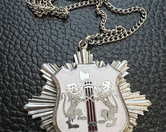 Vintage Crest Coat of Arms Pendant Necklace Silver Enamel Silver Tone Lion Ax