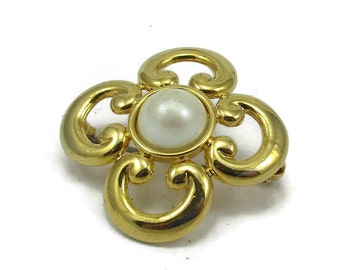 Domed Gold Tone Faux Pearl Pin Swish Scroll Design Brooch Matte Gold Vintage Costume Fashion Jewelry Designer Shawl Scarf Pin AK Gift Ideas