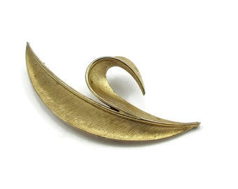 Crown Trifari Matte Brushed Gold Tone Pin Leaf Brooch 1950s - Etsy