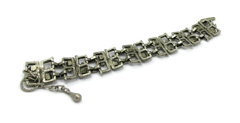 Silver Tone Turquoise Seed Bead Clasp Bracelet 8 Inches Long Simple Vintage Costume Jewelry Gift Ideas