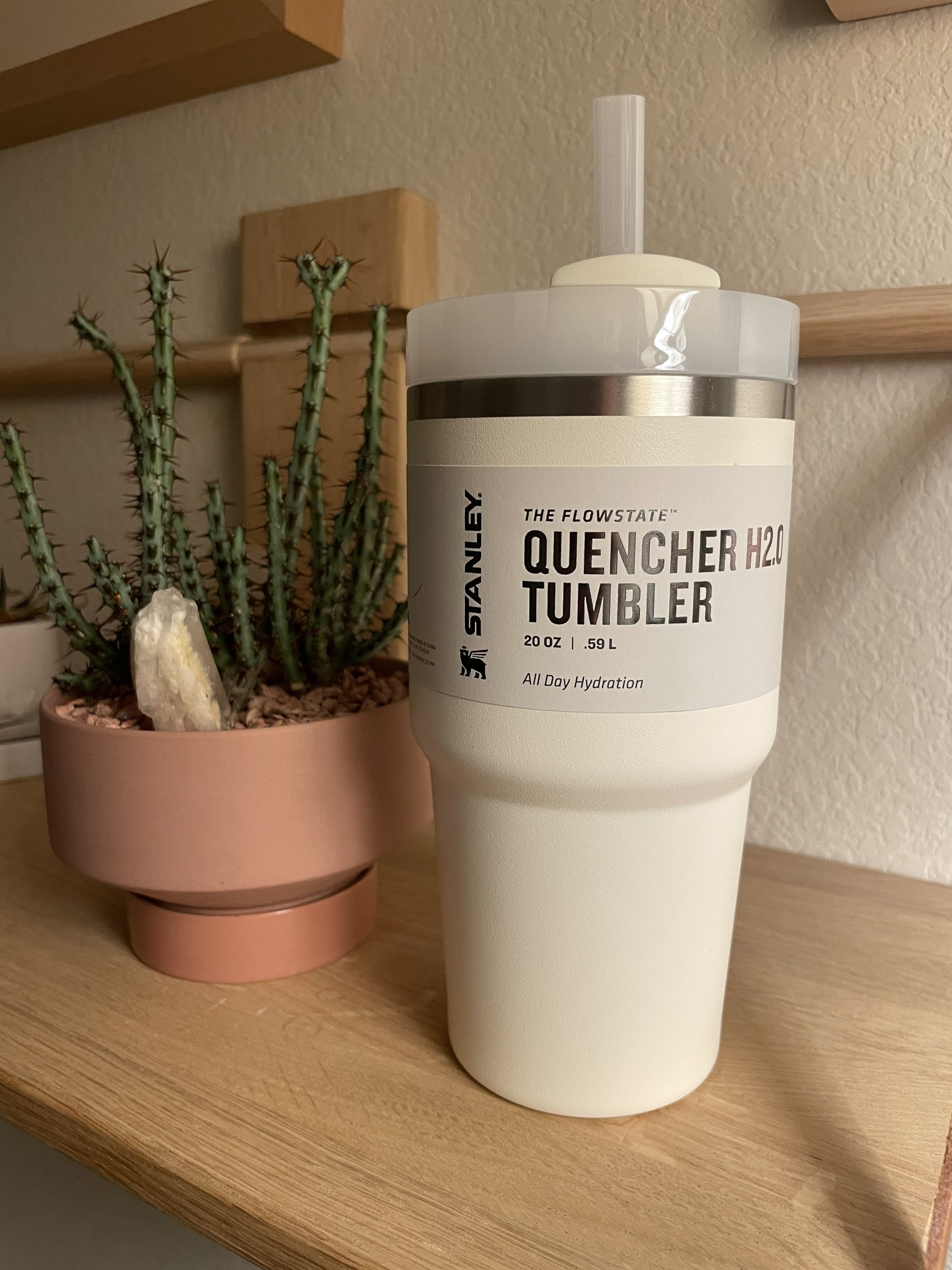 NEW w/ Box Stanley QUENCHER H2.0 FLOWSTATE™ TUMBLER | 40 OZ ROSE QUARTZ