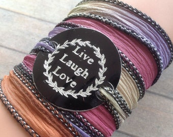 Live Laugh Love, seta avvolgere braccialetto, bracciale Ribbon, Ibiza, Boho Wrap, regalo per lei, New Age, bracciale Hippie, nastro di seta, amore, Live n. 216