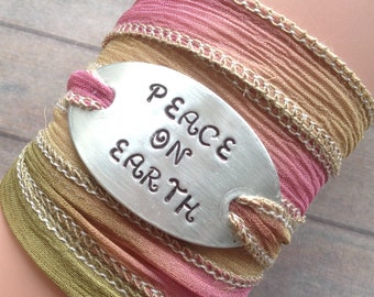 Wickelarmband Crinkle Seide Hand gestempelt Inspiration Armband, peace on earth, #215