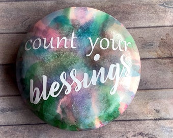 Hand-painted stone with quote, stone with message, inspiring stone, gratitude stone, eye-catcher in your home, quotes on stones