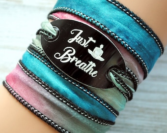 Bracelet Wrap bracelet inspiration en soie gravé Just Breathe #152