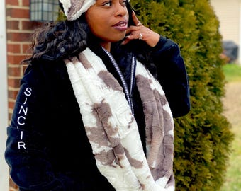 Bufanda infinita de felpa con estampado de vaca: Bufanda suave y acogedora con relieve