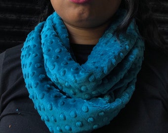 Bufanda infinita de Minky verde azulado / Cuello vuelto de felpa suave
