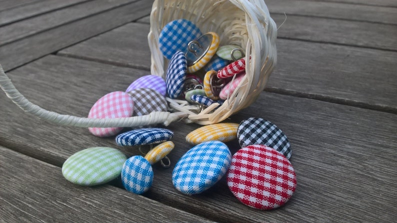 Gingham fabric button image 1