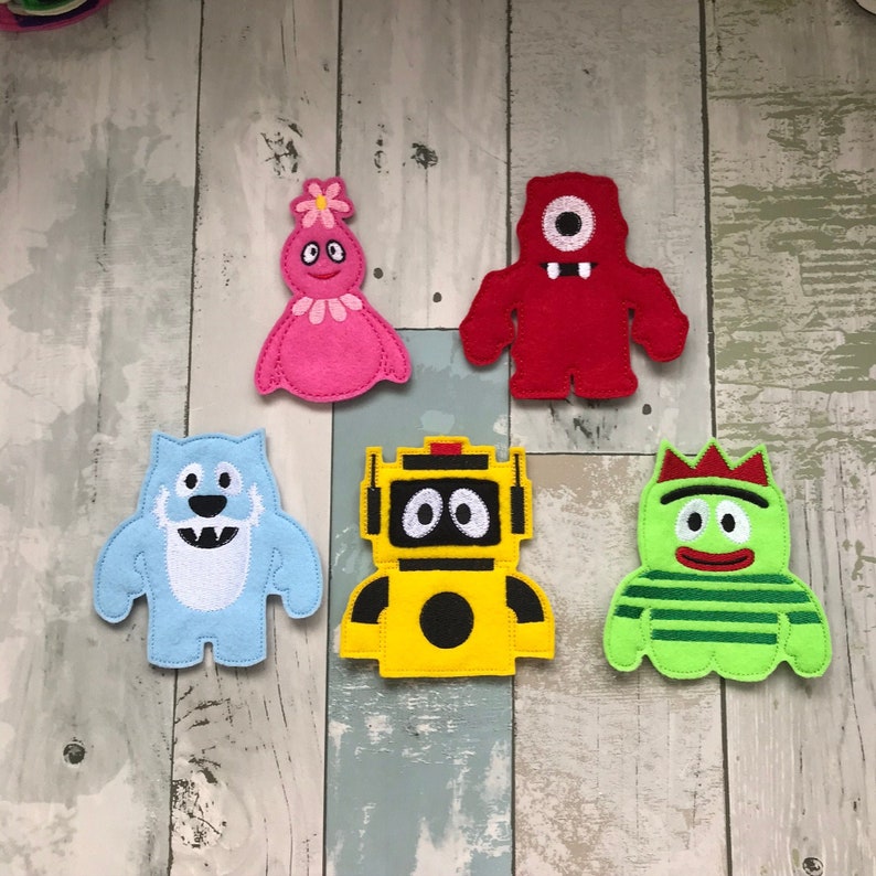 talk to the hand puppets