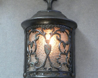 Antique Art Deco porch with original slip shade