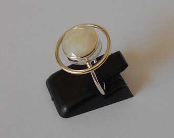 Handmade 925 Sterling silver and mother of pearl ring.