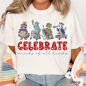 Puede incluir: Un juego de tres tazas de cerámica con un acabado moteado y mate. Las tazas son de color crema, gris claro y gris oscuro. Cada taza tiene un diseño simple y moderno y un asa redondeada.