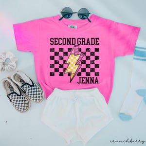 Benutzerdefinierte zweite Klasse Shirt, zurück zu Schule Shirt, 2. Klasse Shirt, zweite Klasse Shirt für Kinder, ersten Tag der Schule Mädchen, Komfort Farben zweitem