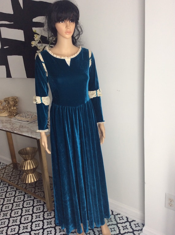 blue velvet dress amazon Film Noir Gown and Turbanette in Blue Velvet