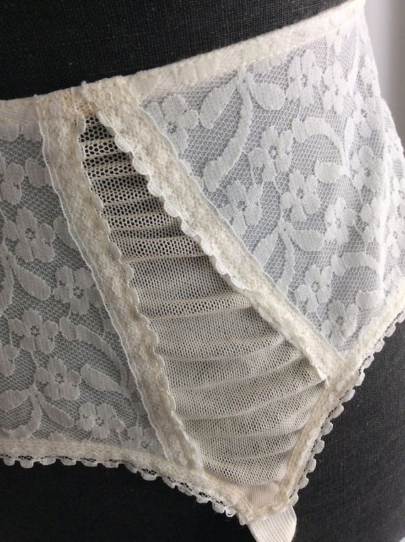 Vintage Lovable lingerie Girdle garters - image 2