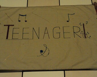 Terrific Teenager Unisex Rug for Bedroom. Music Notes Gold Highlights Guitar design.   Easy Wash.  Pleasing Unisex Earth Colors Tassels.