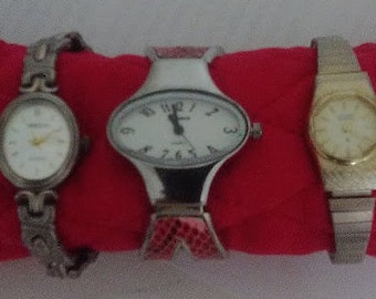 Expandable Bracelet Vintage Cuff Watchs! Alligator Skin Coated Bracelet Style, Silver or Gold Style. Go On-Off Effortlessly! Unique styles!!