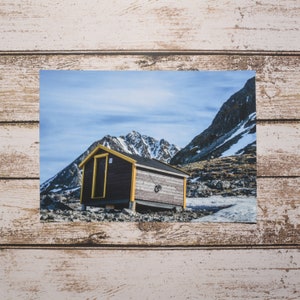 Magdalenefjorden | Magdalena Bay | Cabin | Fjord | Svalbard | Spitsbergen | North Pole | A5 Postcard | Wanderlust | Landscape Art