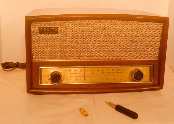 Radio models year zenith by Radio Attic's