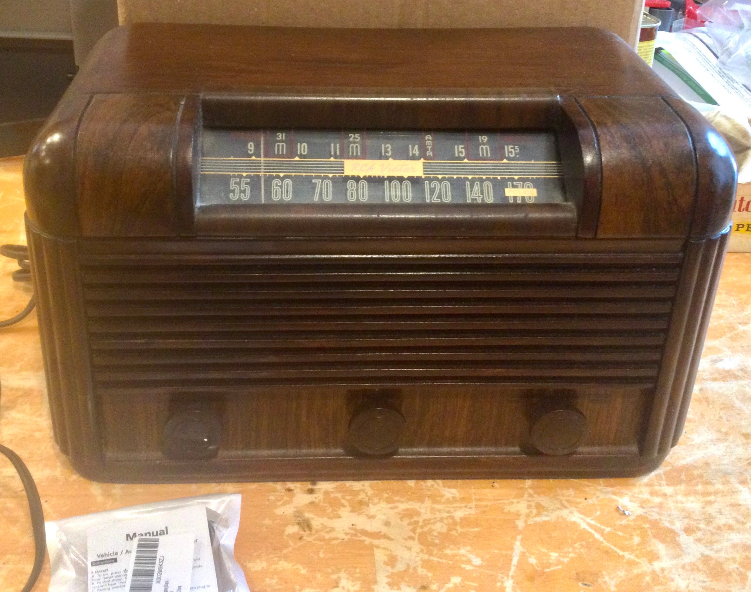 Vintage RCA Victor Radio Modelo 26X3 con capacidad de Ipod y Bluetooth