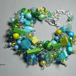 Cluster Armband, Chunky Armband, Armband mit Anhängern, Blumenschmuck, Cha Cha Armband, Blau-grünes Armband Bild 6