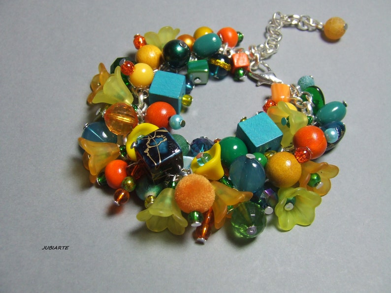 Pulsera de racimo, pulsera gruesa, pulsera con colgantes, joyería de flores, pulsera Cha cha, pulsera de colores imagen 5