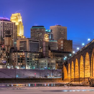 Stone Arch Bridge Skyline Wall Art PRINT, Minneapolis, Minnesota, fiume Mississippi, panorama / fotografia di viaggio di TheWorldExplored