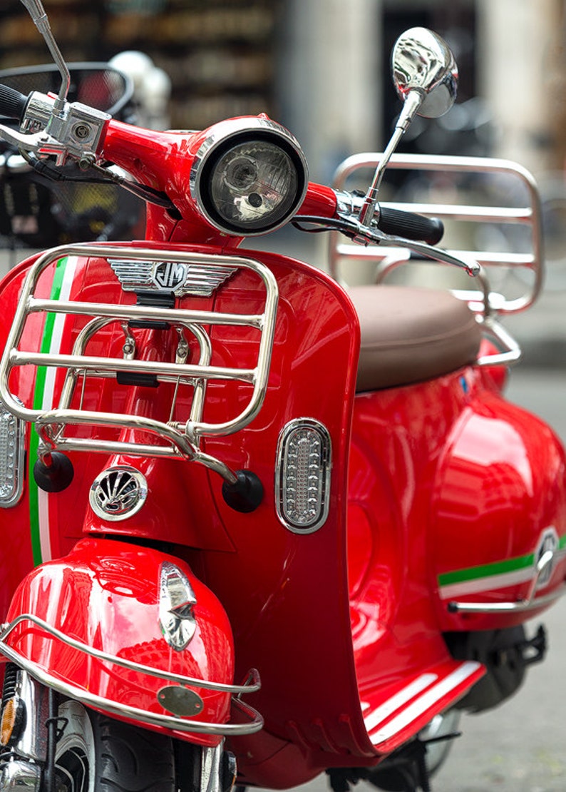 Vespa Red 2022