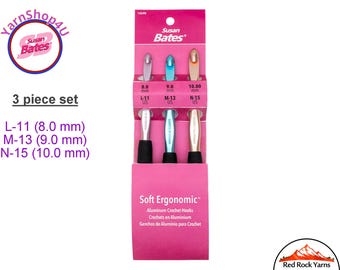 LMN Set Soft Ergonomic crochet hooks. Susan Bates Silvalume 3pc set. Aluminum in-line head and round soft handles. (8mm, 9mm, 10mm) #12695