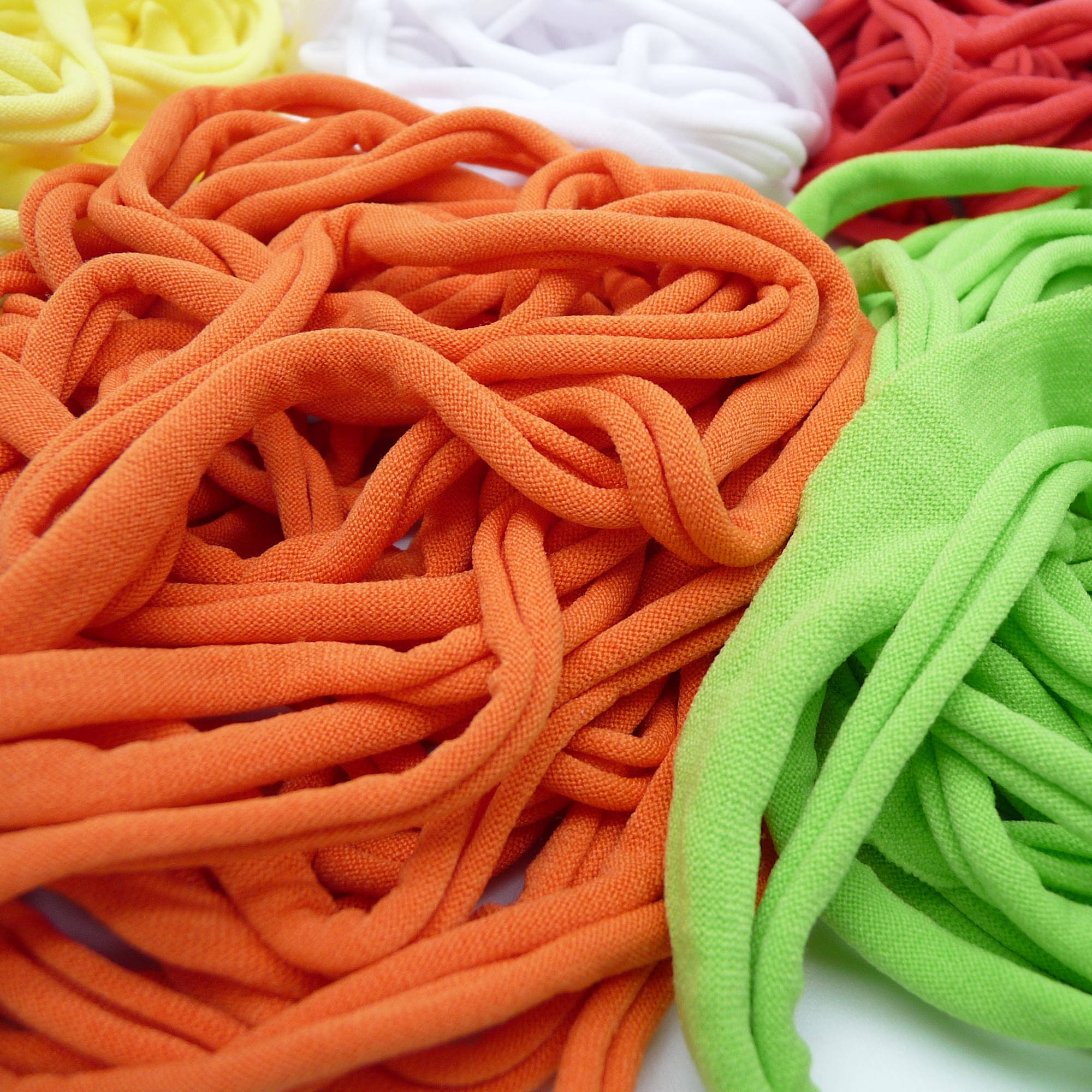Pot Holder Loops Make up to 5 pot holders. 144 loops in 6 colors! Each color has 24 loops
