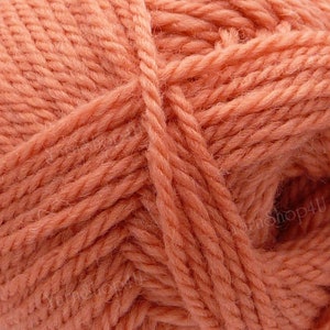 CORAL PEACH - Patons Classic Wool Worsted Yarn Medium Weight (4). 100% wool yarn. 3.5oz | 194 yards (100g | 177m) image 3